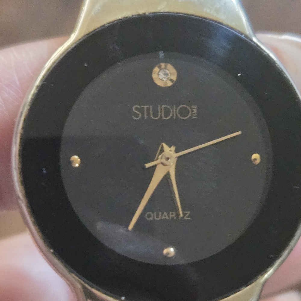 Studio women's bracelet watch beautiful
